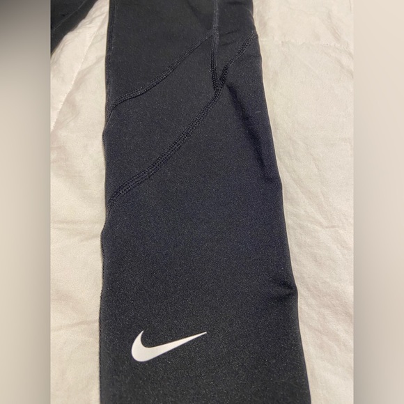 Girl’s Nike Dri-Fit Black Tights, Size Medium - Picture 2 of 4